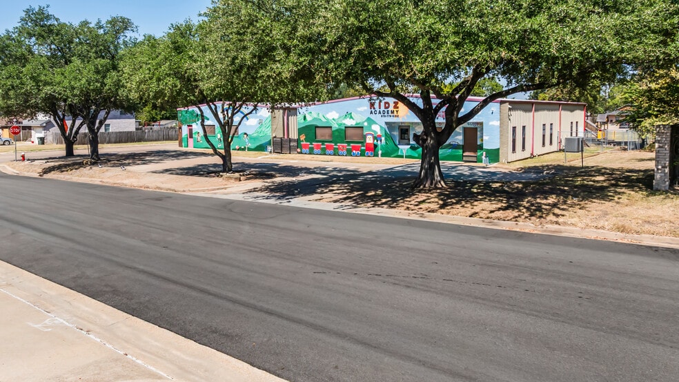 Primary Photo Of 306 W 24th St, Bryan Daycare Center For Sale
