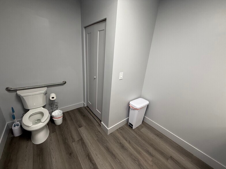 More Photos Of 2100 SE Ocean Blvd, Stuart Medical For Lease