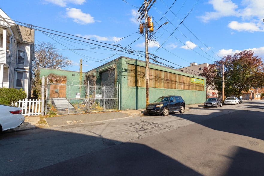 More Photos Of 417-433 Myrtle Ave, Bridgeport Industrial For Sale