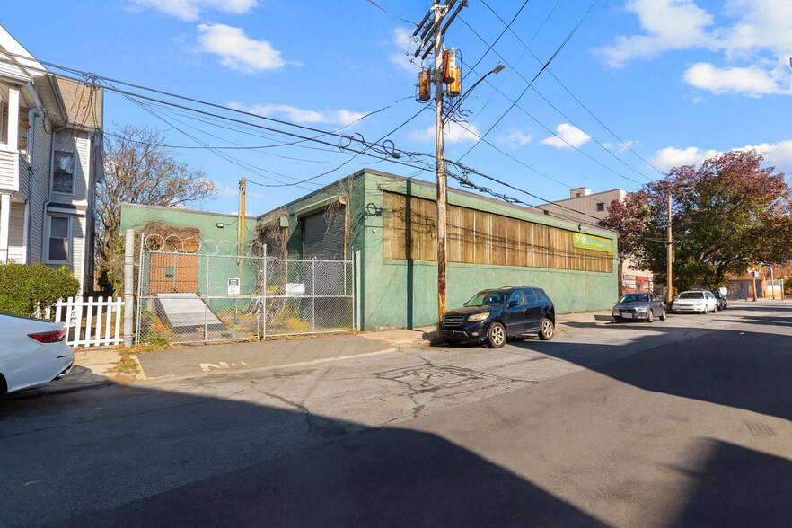More Photos Of 417-433 Myrtle Ave, Bridgeport Manufacturing For Sale