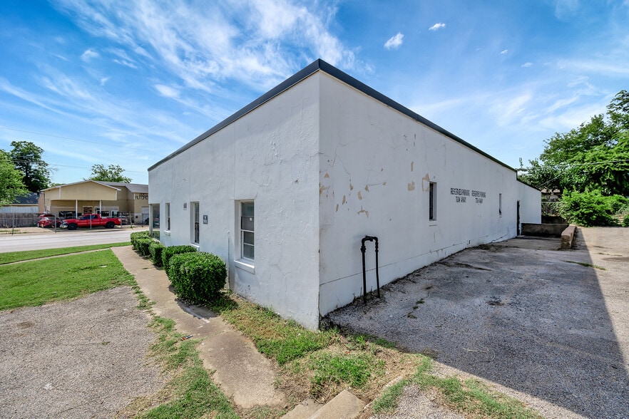 More Photos Of 2200 Evans Ave, Fort Worth Medical For Sale