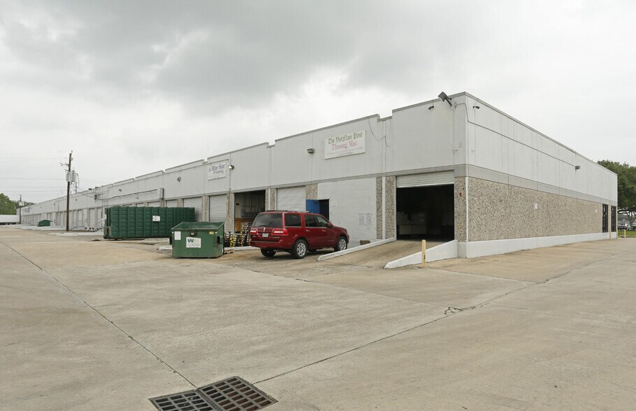 More Photos Of 10515 Harwin Dr, Houston Flex For Lease