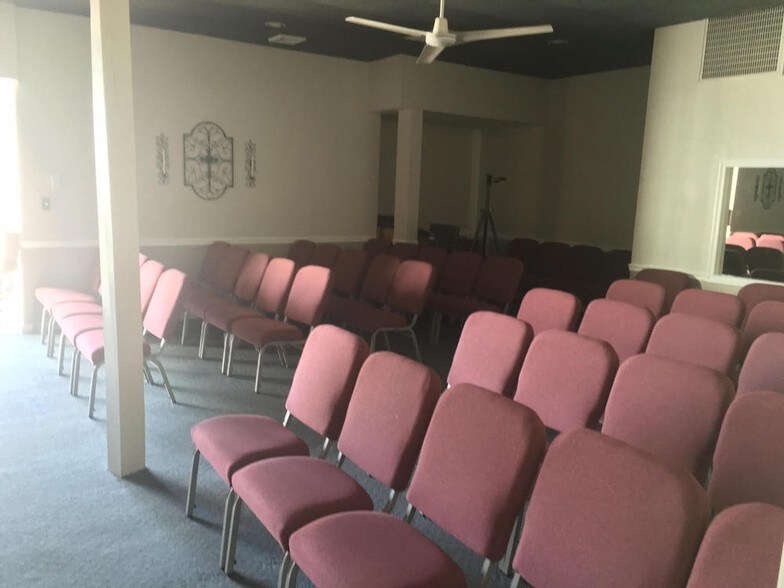 More Photos Of 737-739 E Main St, Salisbury General Retail For Sale