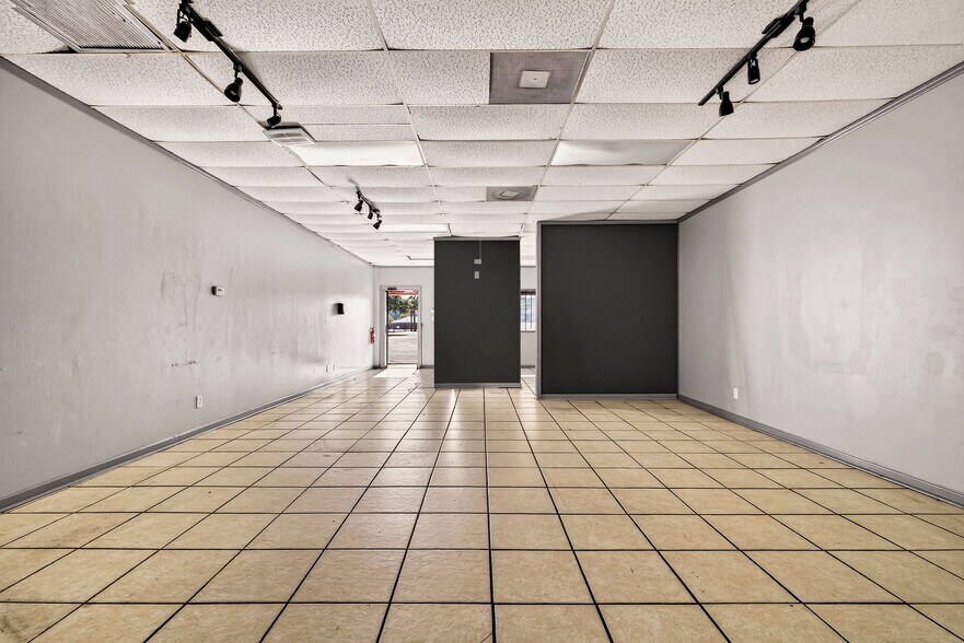 More Photos Of 4421-4443 Skidaway Rd, Savannah Storefront Retail Office For Lease