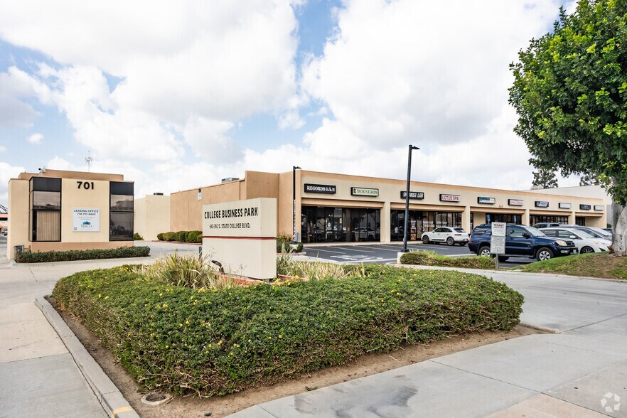 More Photos Of 667-759 S State College Blvd, Fullerton Unknown For Lease