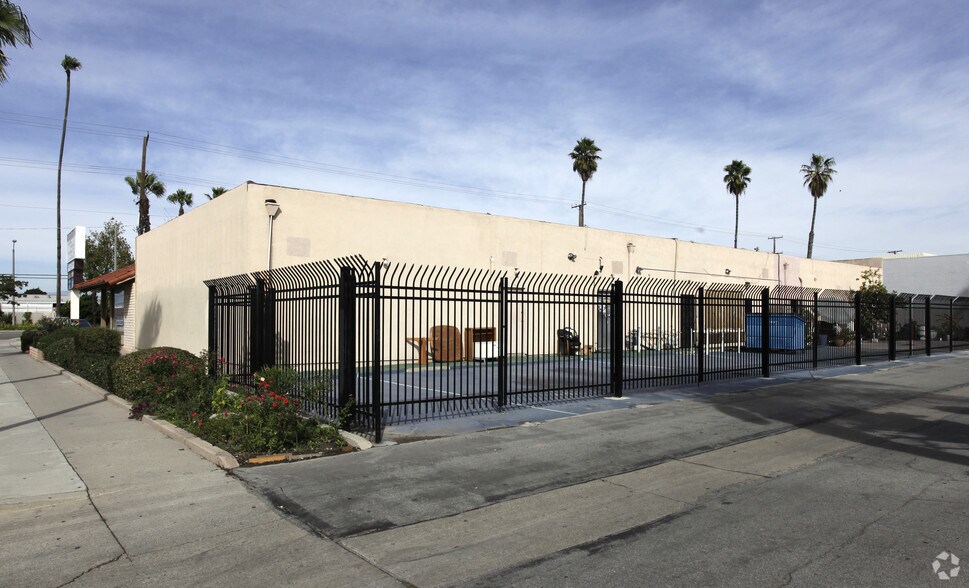 More Photos Of 3050 W Lincoln Ave, Anaheim Unknown For Lease