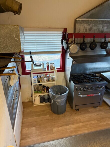 More Photos Of 305 N Main St, Bridgewater Storefront Retail Residential For Sale