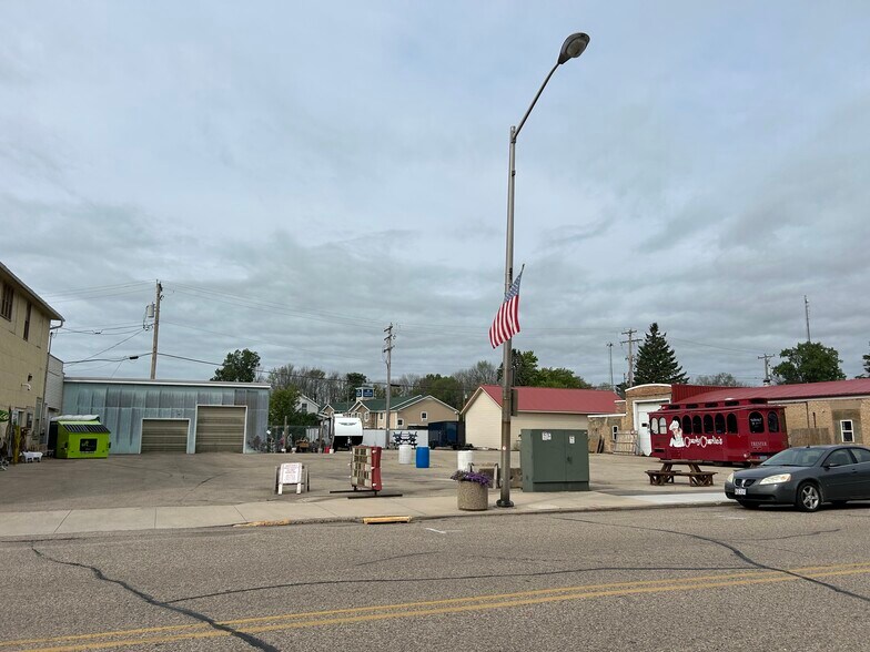 More Photos Of 215 Wolf River Dr, Fremont General Retail For Sale