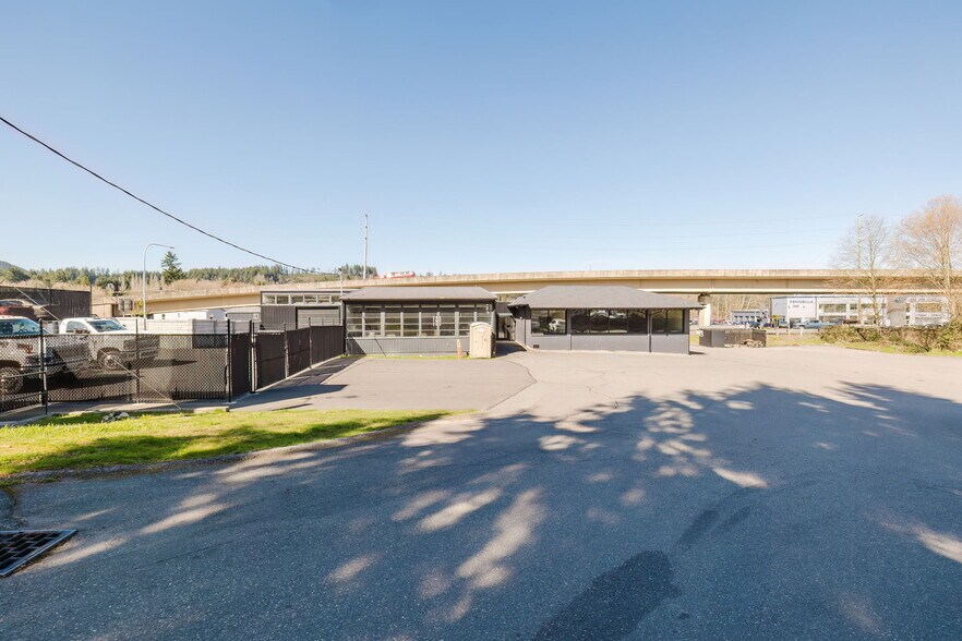 More Photos Of 3649 Frontage Rd, Port Orchard Office For Lease