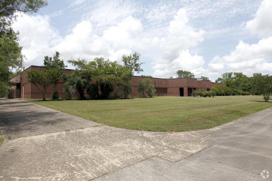 Primary Photo Of 4023 Technology Dr, Angleton Research And Development For Lease