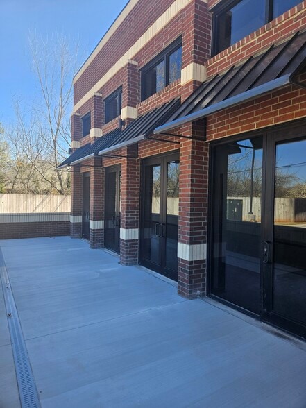 More Photos Of 3308 S Bryant Ave, Edmond Unknown For Lease