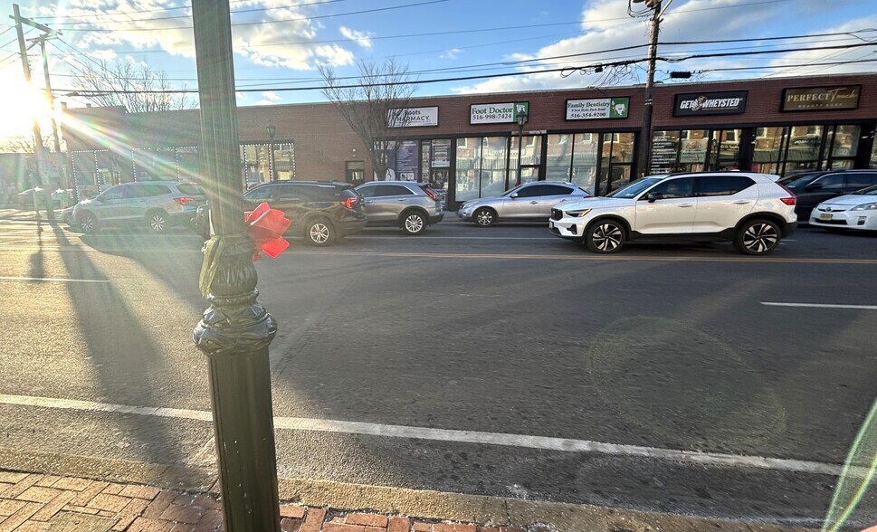More Photos Of 968-984 Hempstead Tpke, Franklin Square Storefront For Sale