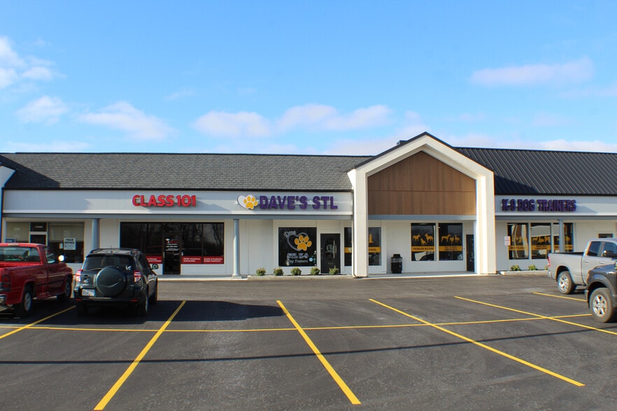 More Photos Of 15425-15495 Clayton Rd, Ballwin Unknown For Lease