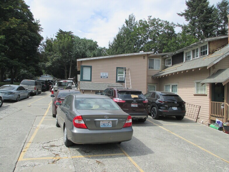 More Photos Of 905 NE Lake St, Pullman Multifamily For Sale
