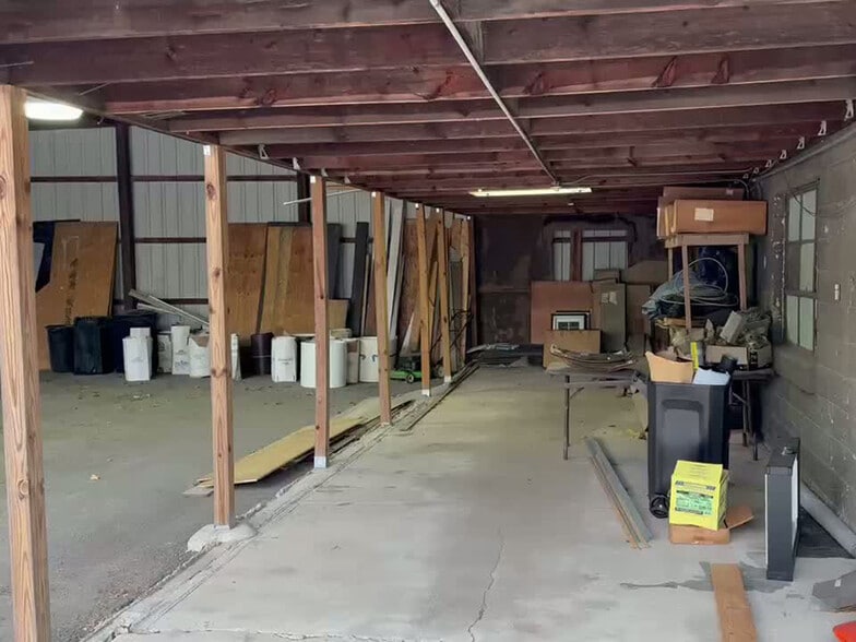 More Photos Of 4700-4702 Southeastern ave, Indianapolis Auto Repair For Sale