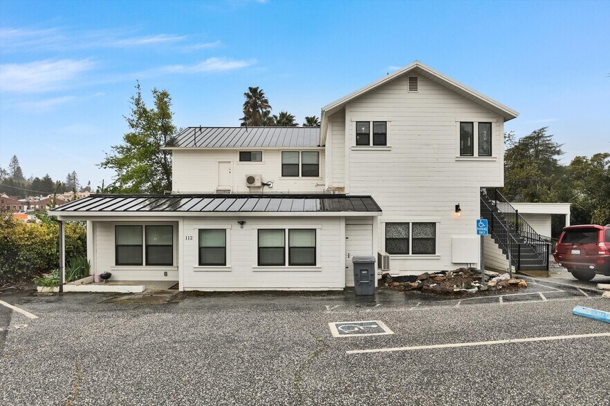 More Photos Of 144 Reamer St, Auburn Specialty For Sale