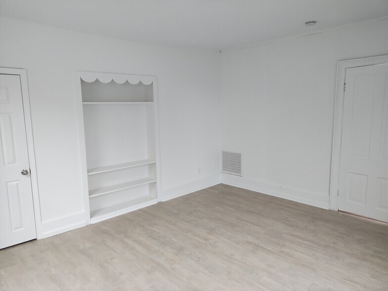 More Photos Of 119 W Main St, Youngsville Freestanding For Lease