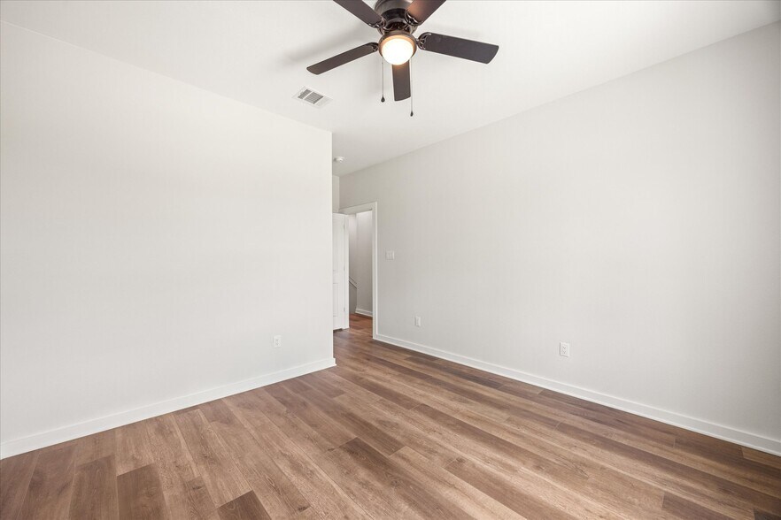 More Photos Of 710 N Sycamore St, Hico Apartments For Sale