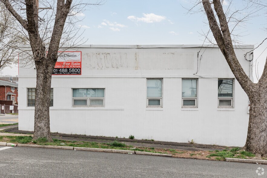 More Photos Of 32 1st St, Hackensack Showroom For Sale