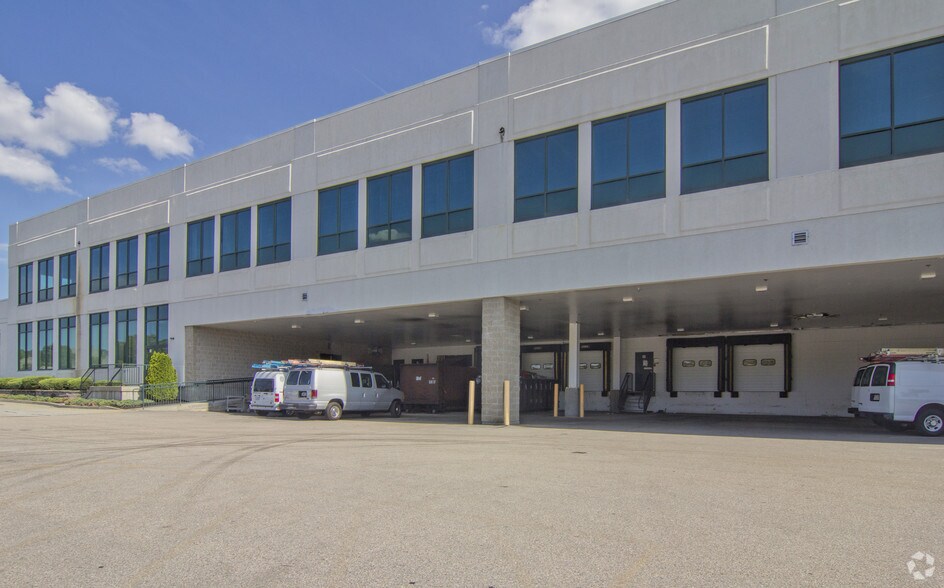 More Photos Of 100 Sockanosset Cross Rd, Cranston Office For Lease