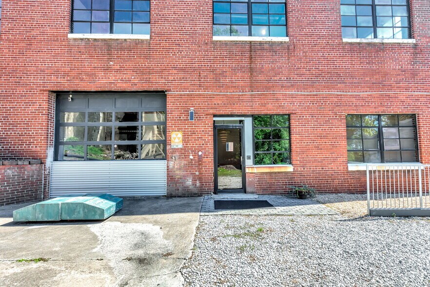 More Photos Of 12461 Veterans Memorial Hwy, Douglasville Loft Creative Space For Lease