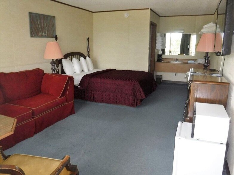 More Photos Of 10770 E State Highway 76, Branson West Hospitality For Sale