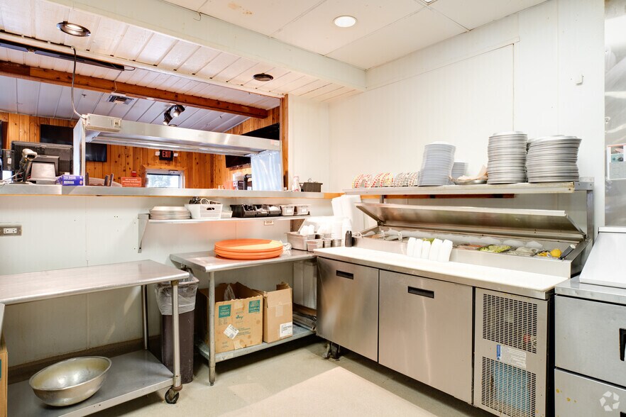 More Photos Of 3921 Jack Kultgen Fwy, Waco Restaurant For Lease