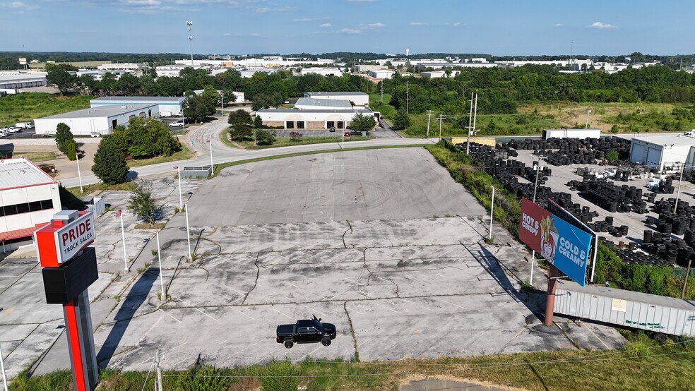 More Photos Of 2726 N Eastgate Ave, Springfield Land For Lease