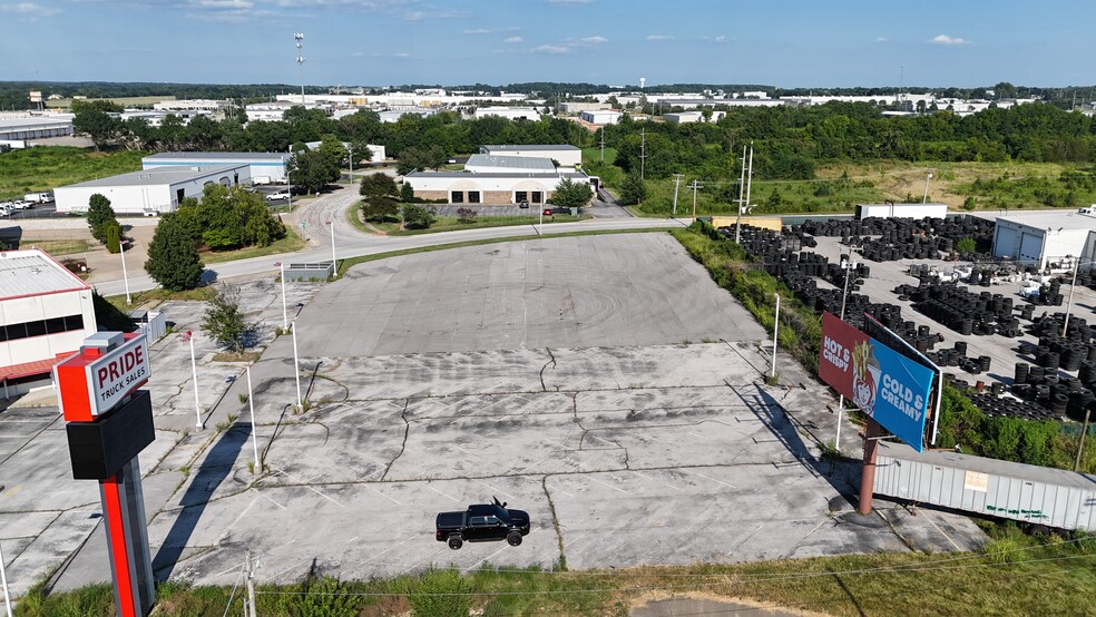 More Photos Of 2827 N Eastgate Ave, Springfield Land For Lease