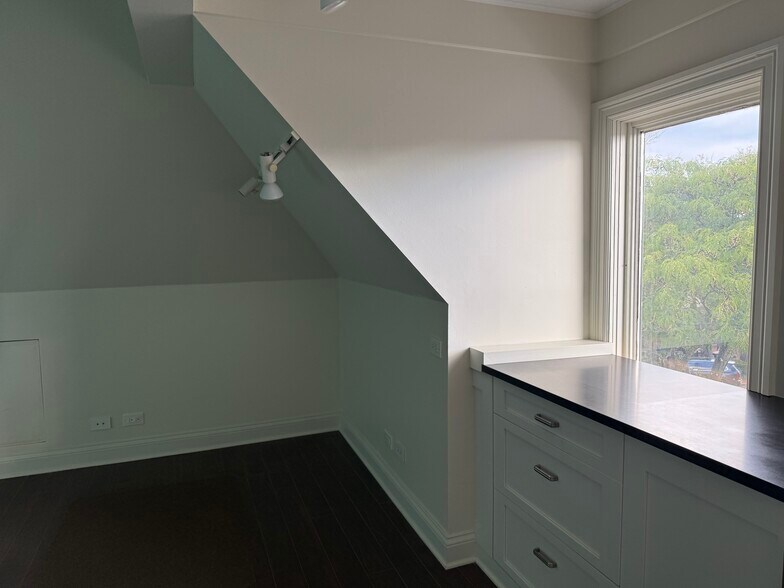 More Photos Of 378 Park Ave, Glencoe Office For Lease