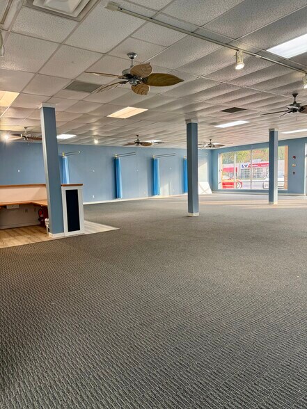 More Photos Of 3712 MacCorkle Ave SE, Charleston Storefront For Sale