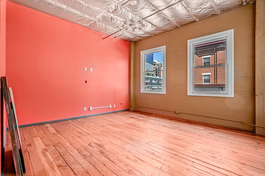 More Photos Of 629-639 J St, San Diego Storefront Retail Office For Lease