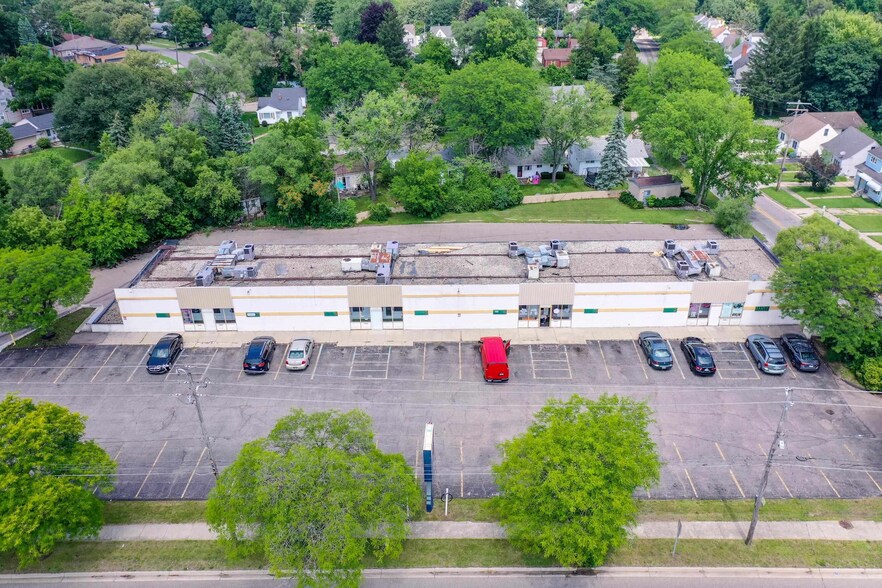More Photos Of 2710 W Court St, Flint Office For Sale