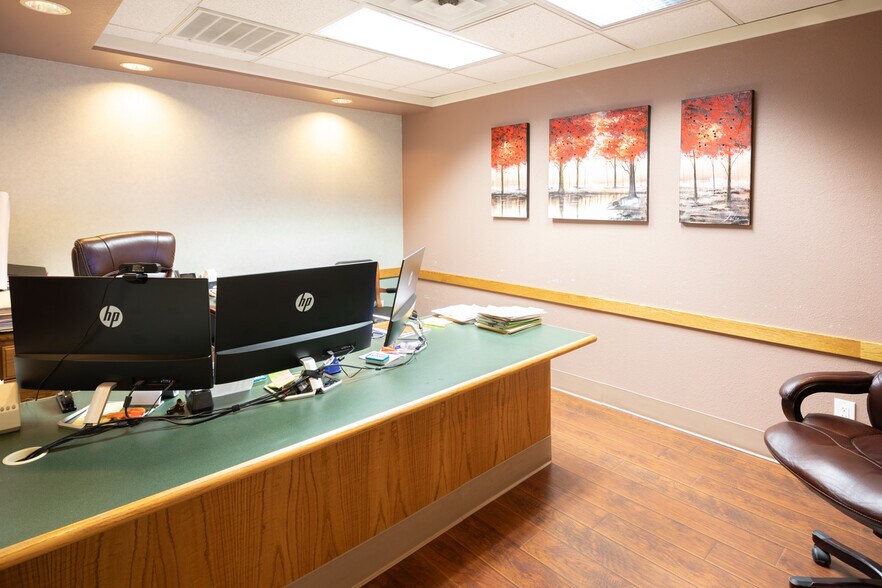 More Photos Of 1227 Bridge St, Yuba City Office For Sale