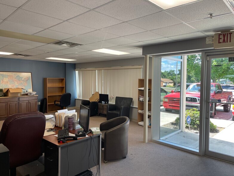 More Photos Of 4333 Silver Star Rd, Orlando Warehouse For Lease