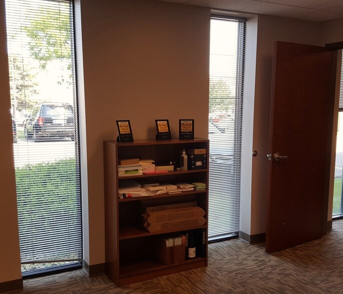 More Photos Of 8447-8475 Murphy Dr, Middleton Light Distribution For Lease