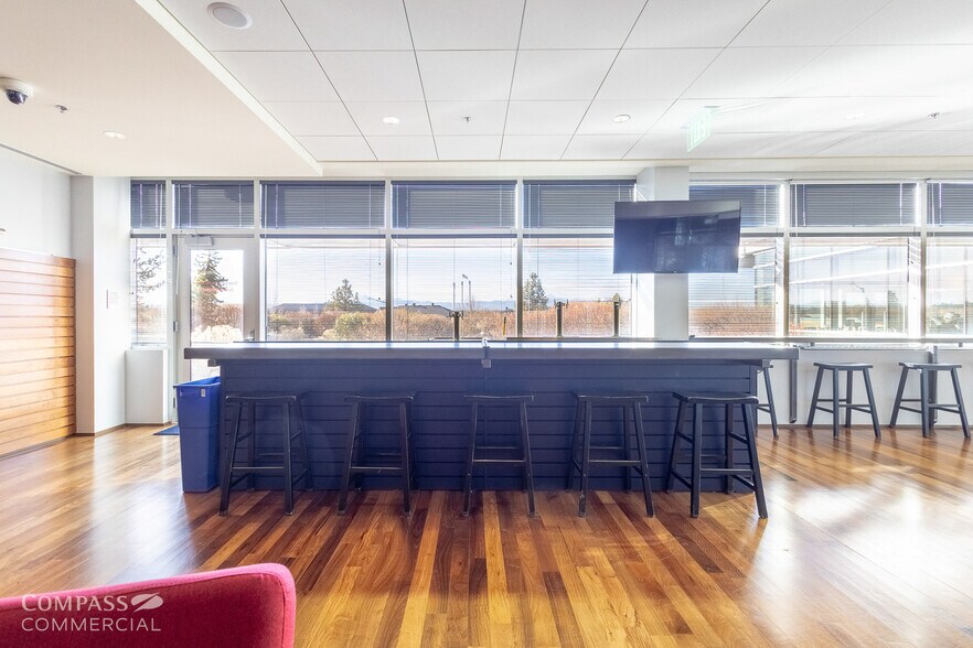 More Photos Of 360 SW Bond St, Bend Office For Lease