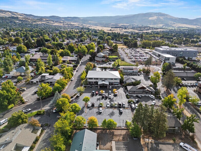 More Photos Of 2924 Siskiyou Blvd, Medford Medical For Sale