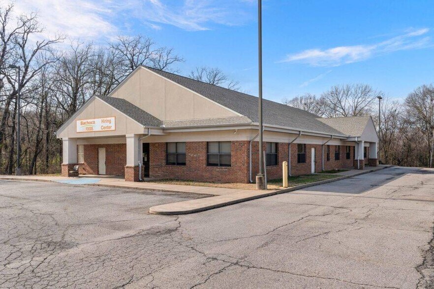 Primary Photo Of 4020 Newlon Rd, Fort Smith Office For Lease