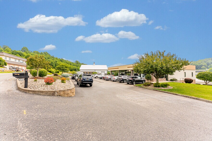 More Photos Of 2050 Winners Dr, Fairmont Auto Repair For Sale