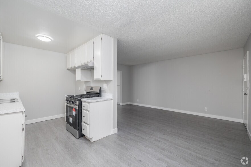 More Photos Of 1628 W 218th St, Torrance Apartments For Sale