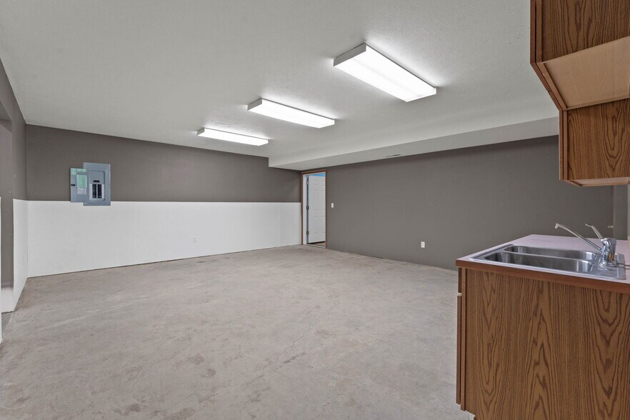 More Photos Of 13315 W 13th Ave, Airway Heights Light Manufacturing For Sale