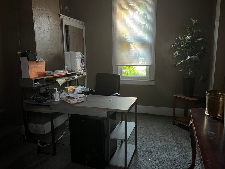 More Photos Of 1 N Fulton Ave, Baltimore Religious Facility For Lease