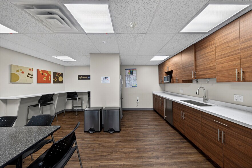 More Photos Of 2101 N Andrews Ave, Fort Lauderdale Office For Lease