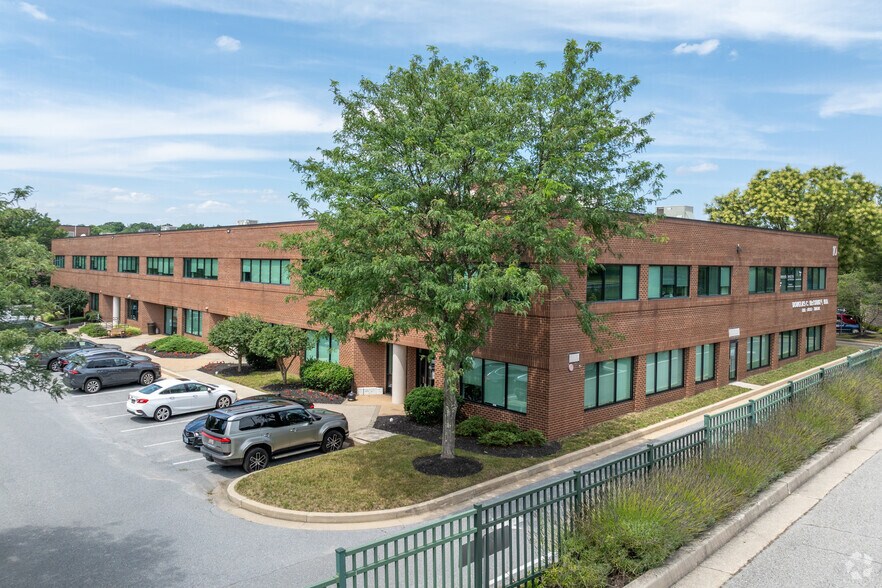 Primary Photo Of 10 Crossroads Dr, Owings Mills Medical For Lease