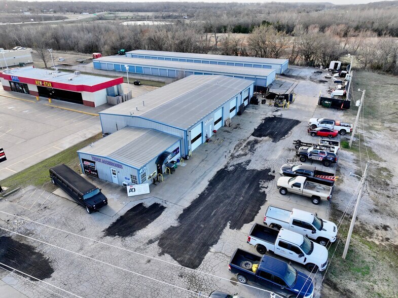 More Photos Of 1001 E Will Rogers Blvd, Claremore Auto Repair For Sale