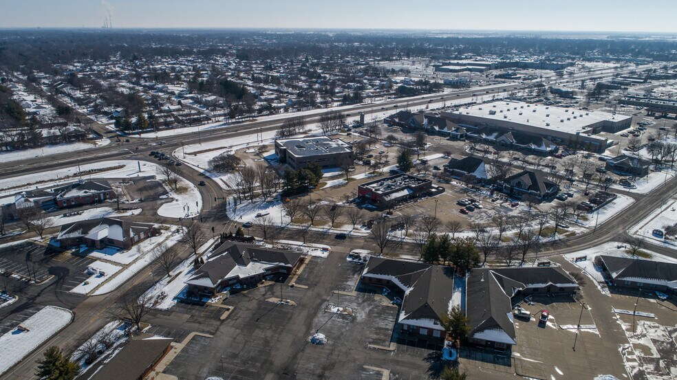 More Photos Of 2100 W White Oaks Dr, Springfield Restaurant For Sale