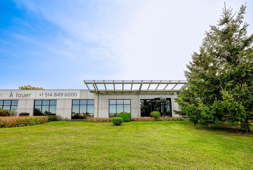 More Photos Of 3000 Aut Transcanadienne, Pointe-claire Distribution For Lease
