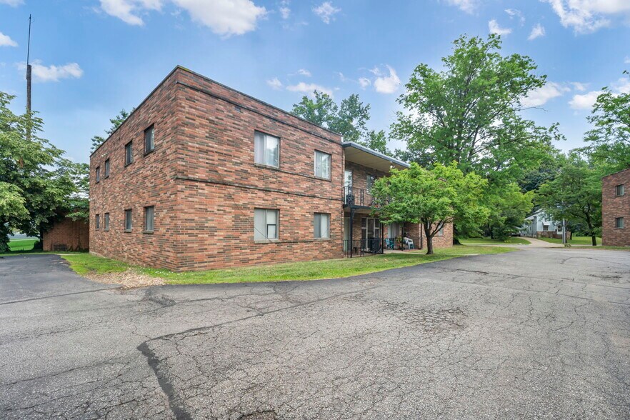 More Photos Of 818-850 S Green Rd, South Euclid Apartments For Sale