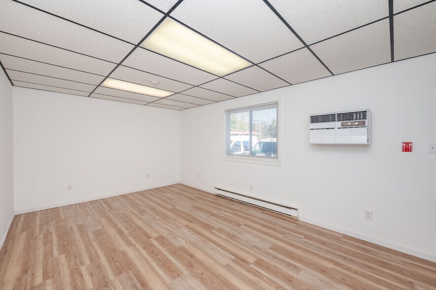 More Photos Of 16 Kingston Rd, Exeter Light Manufacturing For Sale